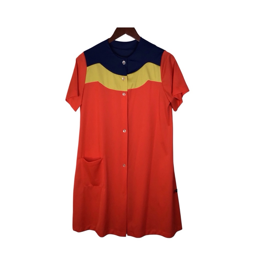 Vintage 70’s Sans Souci Color Block Night Gown and Robe Size Small.